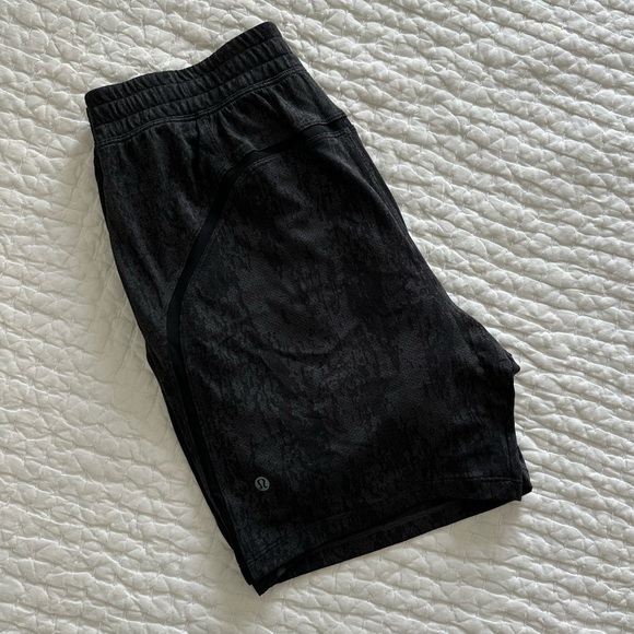 Lululemon Men’s Pace Breaker Lined 7” Shorts - Picture 8 of 11